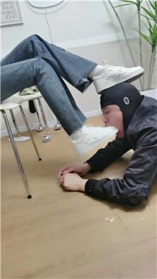 【文文文文】舔素人的小白鞋-踢踹踩 JS250227-7