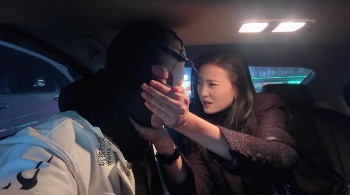 【素人挖掘机】路边开发-长靴白袜女神车内调 JS250104-19