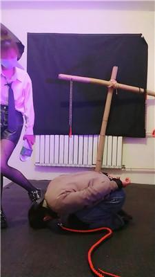 【鸿运双女团】反绑暴力虐打贱奴【完整版】 JS250331-36