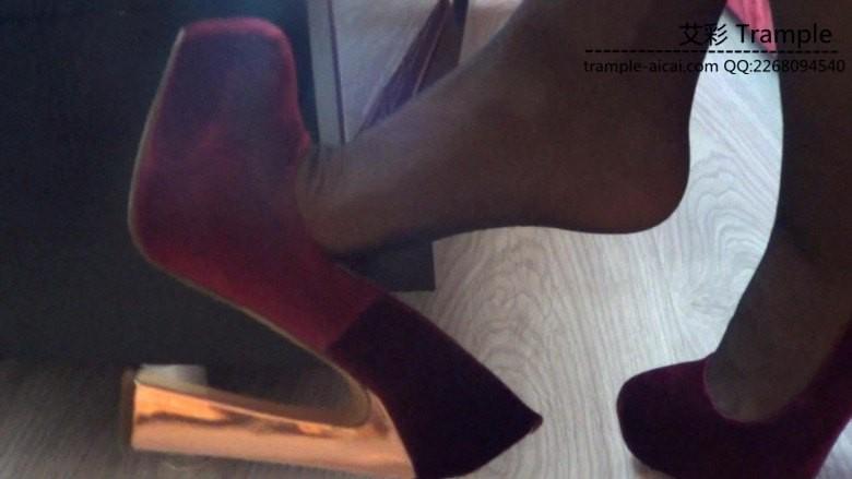 黑冰调教送货的贱狗