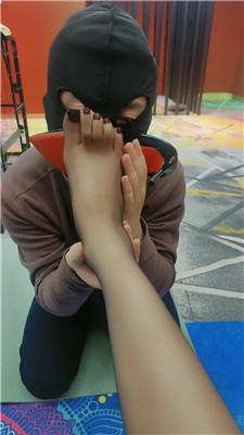 【咩祖】黑丝高跟蹂躏踩虐脚下喂食 bf49840