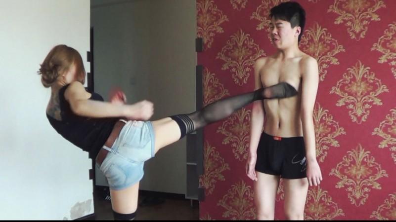 黑冰女神高位踢瘦靶子