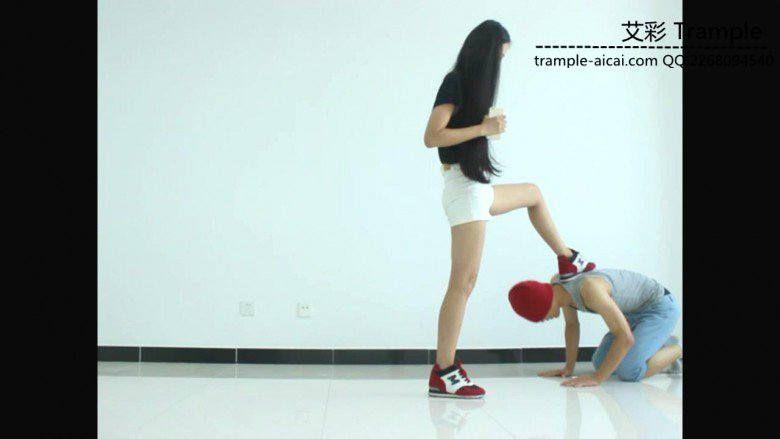 老师天依女主暴打小流氓！开启女子防身术！