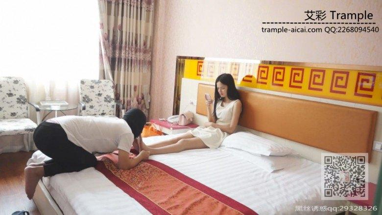 琪琪女主室外调教玩耍