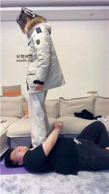 【埋汰】风衣女神骑马虐脚下奴【下】 JS250125-9