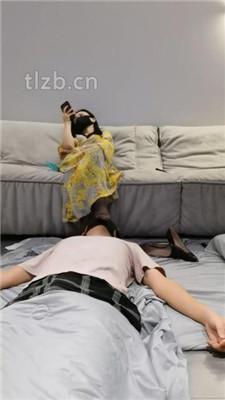 【安安】暴力踩狗头/黑丝高跟全体重踩踏