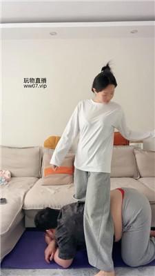 【埋汰】裸足玩虐健身教练 JS250224-29