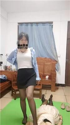 【熊宝】女神母畜-偷舔脚的下场 bf51238