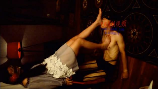 『奴隶岛』—-菲菲舔脚调教、舌头酸奶洗脚