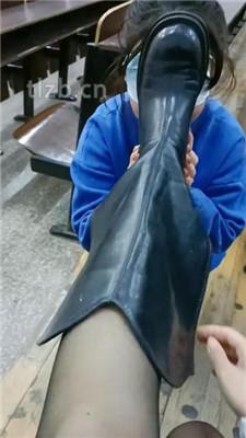 【爱可呀】母畜-遛狗爬行/舔毛拖鞋/舔素人长靴/闻棉袜