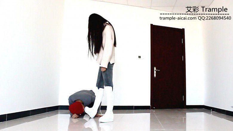 超美天依老师长靴虐贱狗! 超美天依老师长靴虐贱狗!