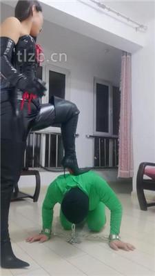 【冷御女王】首次开发刑奴-全体重踩踏/鞭打/手脚耳光