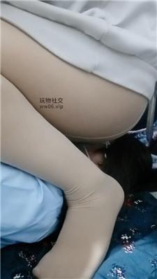 【伪娘和人妻】肉丝脚狂舔/坐脸窒息 JS250107-48