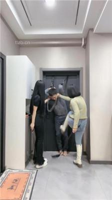 【鱼糯糯】双S-吊绑贱奴疯狂虐打/揪耳骑脖/转胯/耳光裸足插嘴