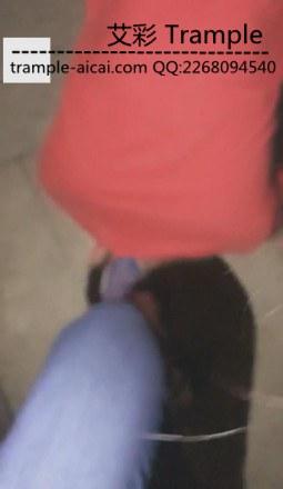 VIVI户外调教鞋奴