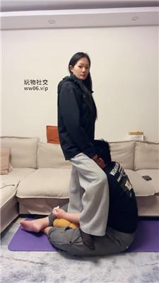 【埋汰】瑜伽女教练的脚下奴【上】 JS250218-7