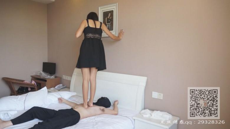 佳佳学生主对奴的暴力踢打和各种语言羞辱