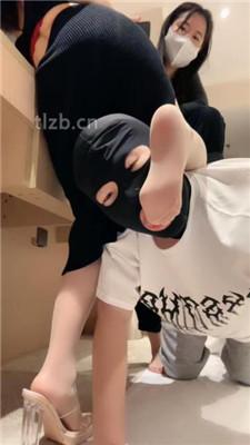 【草莓奶昔】双S-舔脏鞋臭脚丫/深喉/臀部诱惑【双视角版】