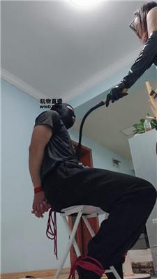 【霸王女王】性感女神黑丝踩虐【双视角版】 JS250319-10