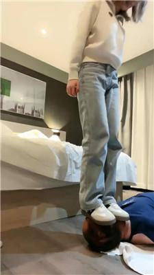 【槿妤】学生女神踩踏划痕破坏【双视角版】 JS250223-17