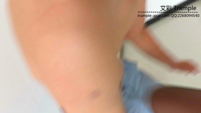 00后天使女主黑丝踢踹裆部膝顶下面！