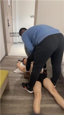 【shame情侣主】喜欢舔脏鞋的绿帽奴 JS250105-19