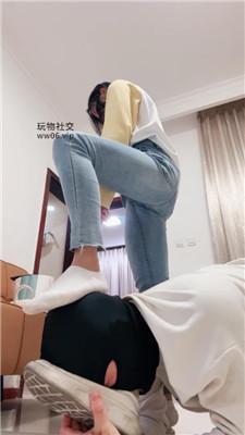 【妮蔻】牛仔裤坐脸-白短袜深喉 JS250210-8