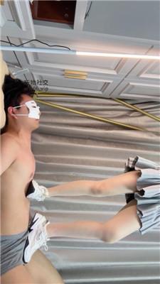 【丫丫】运动鞋肉丝全体重踩踏 bf49204