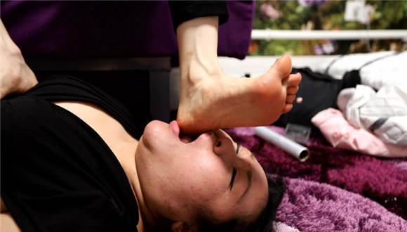 【冰时代】天下无双的极品臭棉袜脚虐后妈