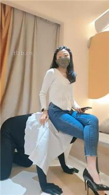 【稚惜】骑脖/藤条鞭打/舔裸足/吃圣水泡面