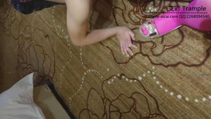 90后玫红色丝袜美女技师的初调