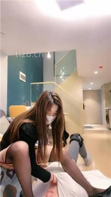 【宁伊】抽耳光/闻香水/清理脏鞋底/高跟黑丝踩/喂圣水