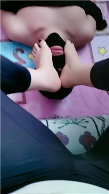 【鑫亿】酸臭玉足狂舔/插嘴 JS250525-27