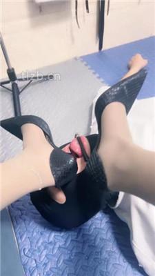 【木子大大】狗儿子舔主人的脏鞋底