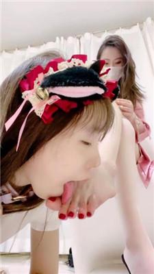 【茹雪】母畜-圈养犬化-玫瑰口球塞嘴/吃丝袜/舔圣水