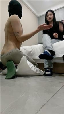 【小凤梨】喜欢白袜脚的代价就是被打 JS250104-35