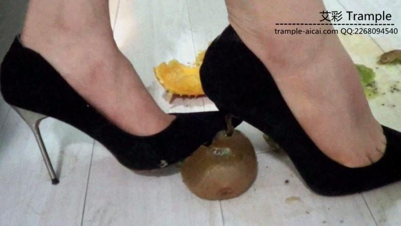 黑冰踩水果榨水果酱