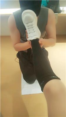 【星瑶】高跟鞋踩乳/舔小白鞋及膝袜 JS250322-4