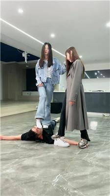 【麋鹿银儿】双S全程压迫-踩头/助跑踢裆 bf52602