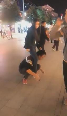 多女主商业街调教