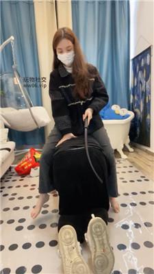 【香芋朱朱】骑马狗爬/重度sp/脚踩喂食/舔小白鞋白袜 JS250222-9