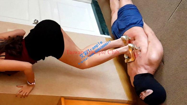 细高跟残忍秀舞