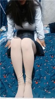 【伪娘和人妻】蓬头垢面的狗舔黑丝脚 JS250106-27