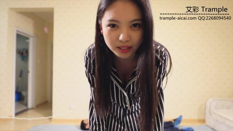 凶狠暴力高跟踩踏