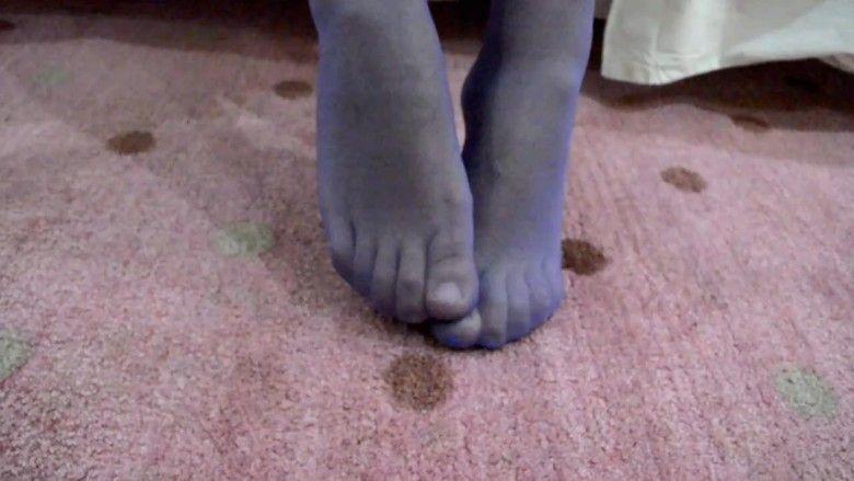 『奴隶岛』—婷婷POV第一视角舔脚踩踏调教