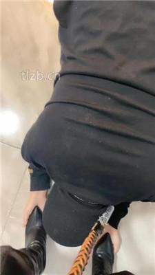 【戚戚情侣】狗舌头清理长靴/狗链拴狗/黑丝裸足狂舔