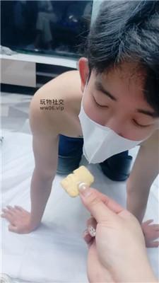 【莹s】人体烟灰缸-脚下喂食/电击/舔小白鞋白袜 JS250222-13