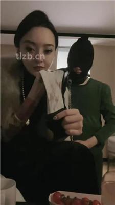 【小月牙】狗链拴丧家之犬-虐乳/藤条抽/闻舔高跟/卫生巾辱