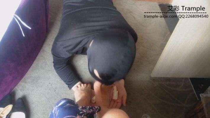 悦悦小主调教黑丝小狗奴