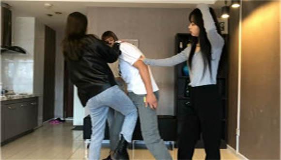 女子更衣室教训色狼